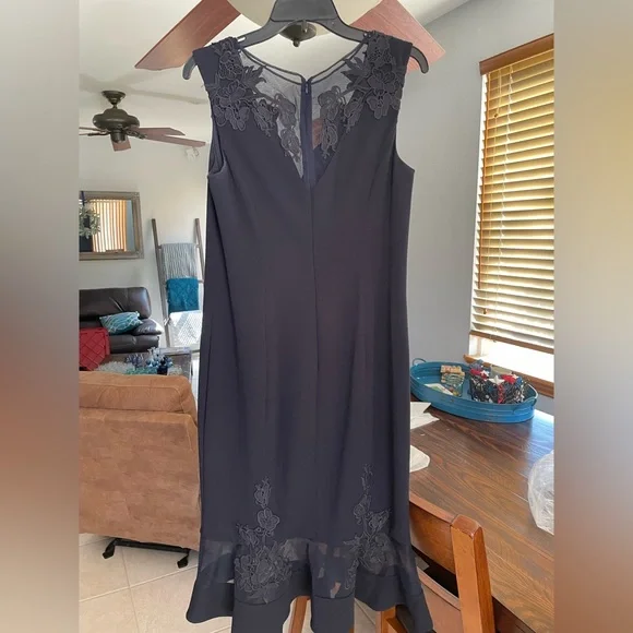Aidan Mattox navy blue dress only worn 1 time Aidan Mattox navy blue dress only worn 1 time